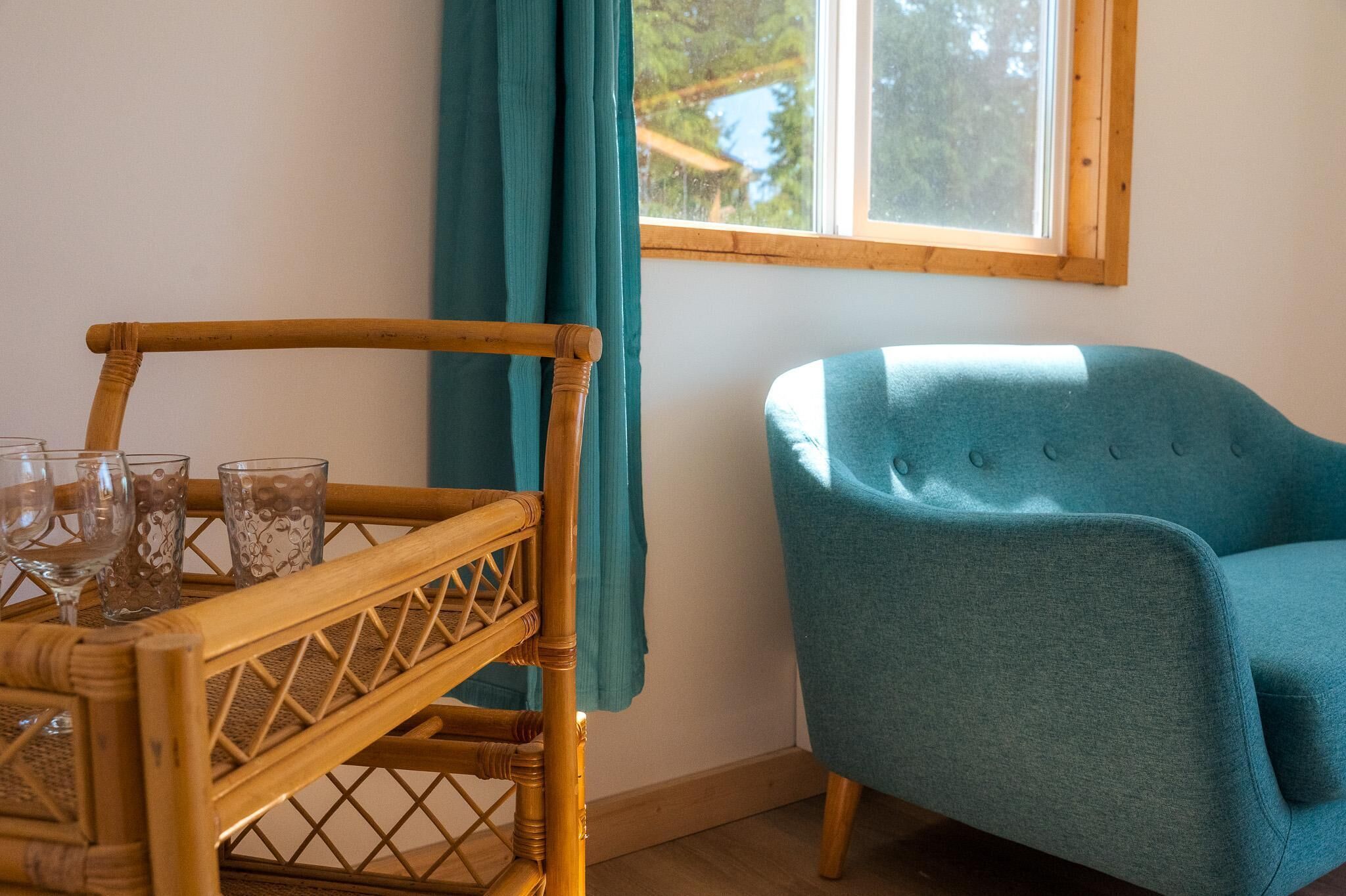 Oceanview Two Bedroom Cottage | Salle de séjour | Télévision LED, services de streaming, imprimantes
