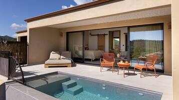 Suite clásica, baño en la habitación, vista al mar (piscine privée) | Alberca al aire libre | 5 albercas al aire libre