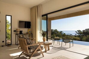 Surmatelas, minibar, coffres-forts dans les chambres, Wi-Fi gratuit