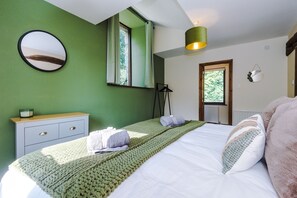 2 bedrooms, individually decorated, individually furnished, free WiFi
