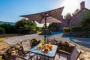 Cottage | Outdoor dining - Idris Barn (Dolgellau)