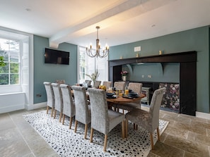 Dining - Snowdonia Manor (Dolgellau)
