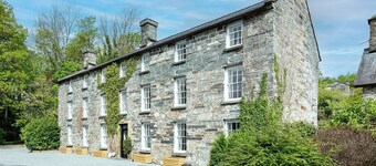 Snowdonia Manor