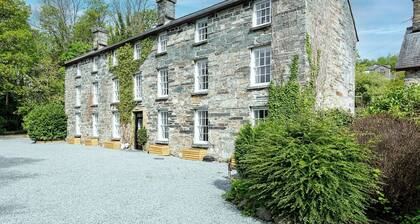 Snowdonia Manor