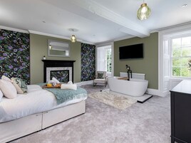 9 bedrooms, individually decorated, individually furnished, free WiFi