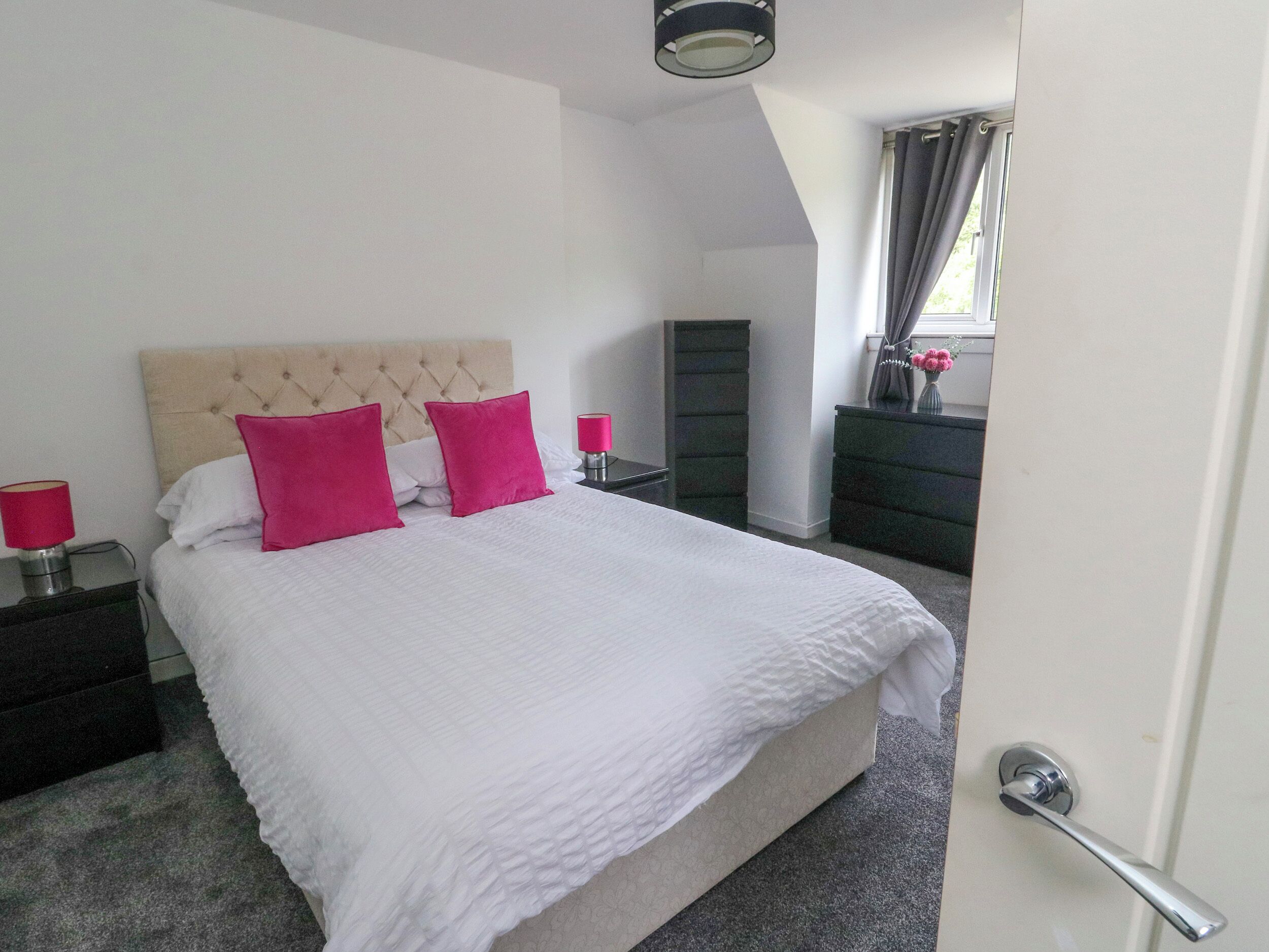 3 bedrooms, individually decorated, individually furnished, free WiFi