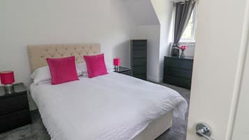 3 bedrooms, individually decorated, individually furnished, free WiFi