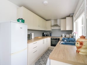 Cookware/dishes/utensils