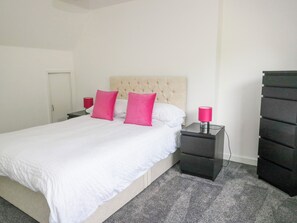 3 bedrooms, individually decorated, individually furnished, free WiFi