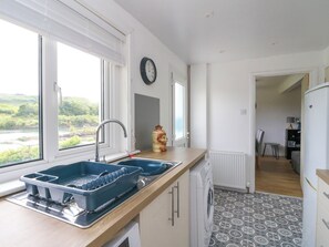 Køkkentøj/tallerkener/redskaber