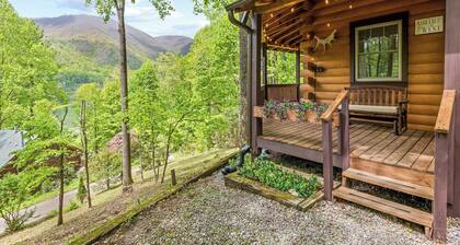 2 BR 2 BA Cabin, Private, Close to Town, Covered Porch, Views, Gravel Access