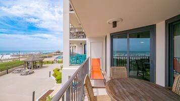 Condo, 2 habitaciones | Restaurante al aire libre