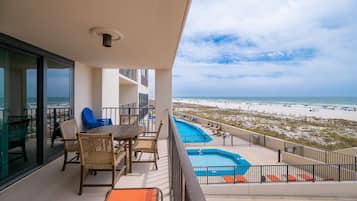Condo, 2 Bedrooms | Outdoor dining
