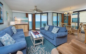 Condo, 3 Bedrooms | Living area