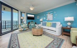 Condo, 3 quartos | Área de estar