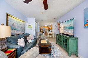 Condo, 1 Bedroom | Living area