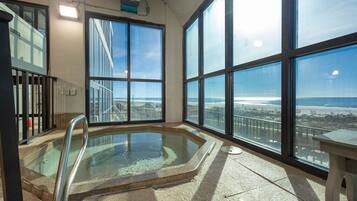 Condo, 2 Bedrooms | Interior