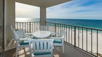 Condo, 2 habitaciones | Restaurante al aire libre