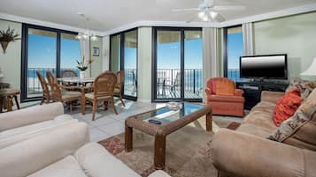 Condo, 3 Bedrooms | Living area