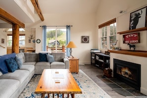 Townhome, 3 Bedrooms | Living area