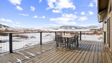 House, 4 Bedrooms | Outdoor dining