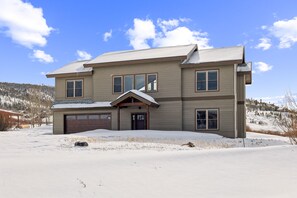 House, 4 Bedrooms | Exterior