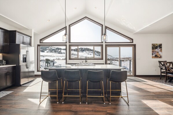 House, 4 Bedrooms | Private kitchen | Fridge, oven, coffee/tea maker, toaster - Mountain Bliss Retreat 4 Bedroom Home (Granby)