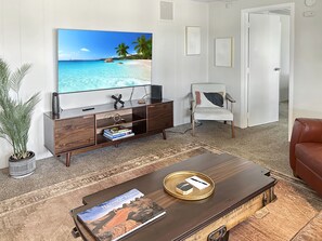 独立别墅, 2 间卧室 | 起居区 | 智能电视