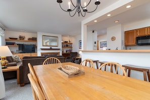 Condo, 2 habitaciones | Restaurantes