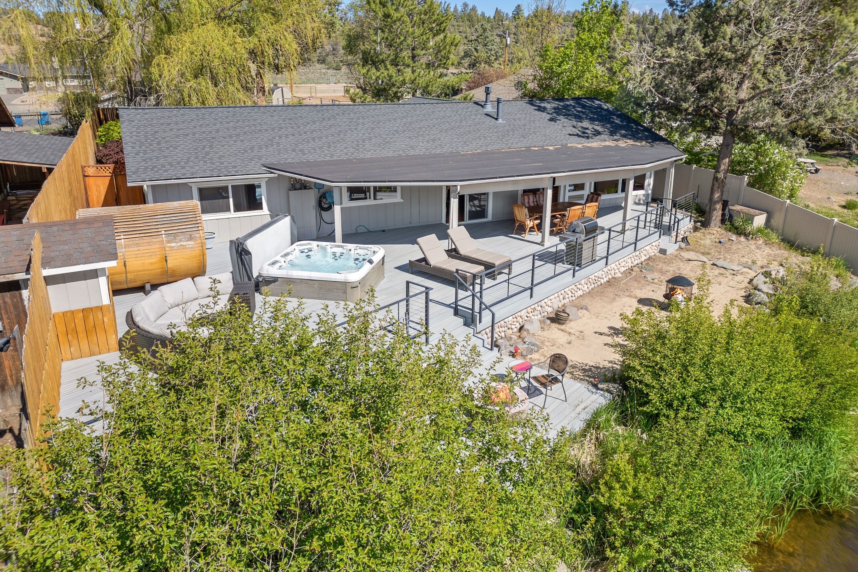 บ้านพัก, 3 ห้องนอน | ลานระเบียง/นอกชาน