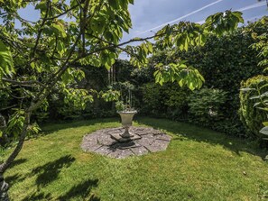 Property grounds - Cefn Campstone (Abergavenny)