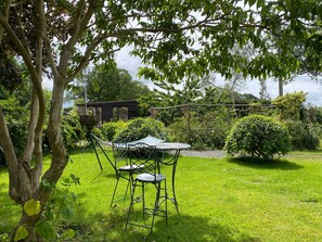 Cottage | Outdoor dining