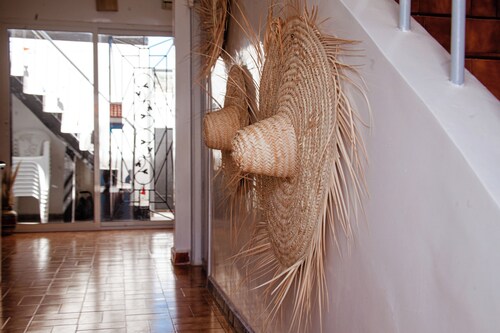 Beachside Retreat with Ocean and mountain Views