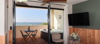 Suite Vue Mer Jacuzzi - Les Vagues Hôtel & Spa