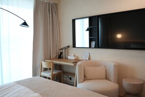 Standard Double Room | Minibar, in-room safe, desk, laptop workspace - At Hotel 35 (Słupca)