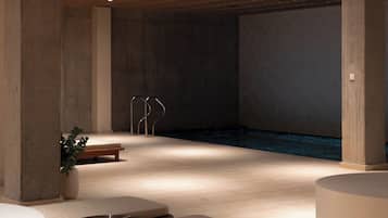 Kolam renang tertutup, kerusi lepak pantai