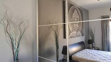 Deluxe Double Room | Soundproofing, iron/ironing board, free WiFi
