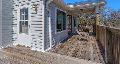 Stylish Oceanside Escape: 3BR, EV Charger, Decks, Near Beach Walkway