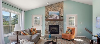 Stylish Oceanside Escape: 3BR, EV Charger, Decks, Near Beach Walkway
