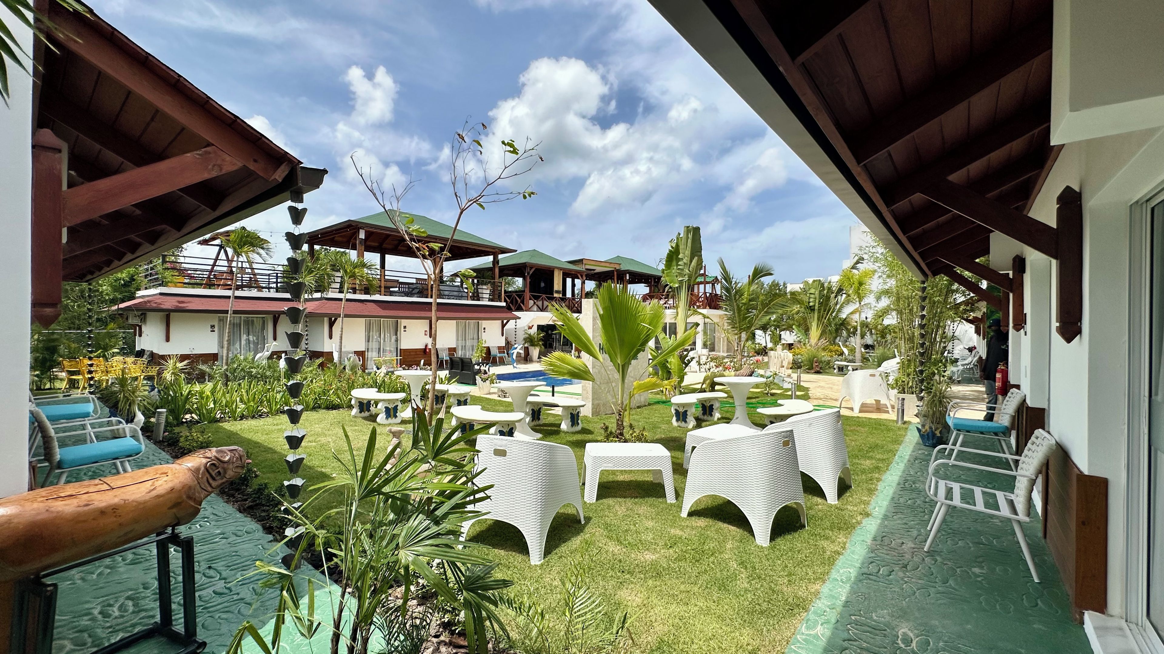 DOBLE VISTA JARDIN, ZONA VERDE, ACCESO PISCINA, ACCESO PLANTA BAJA | Caja fuerte, wifi gratis, decoración individual y ropa de cama
