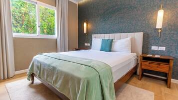 DOBLE ECONOMICA INTERIOR | In-room safe, WiFi (free), individually decorated, bed sheets