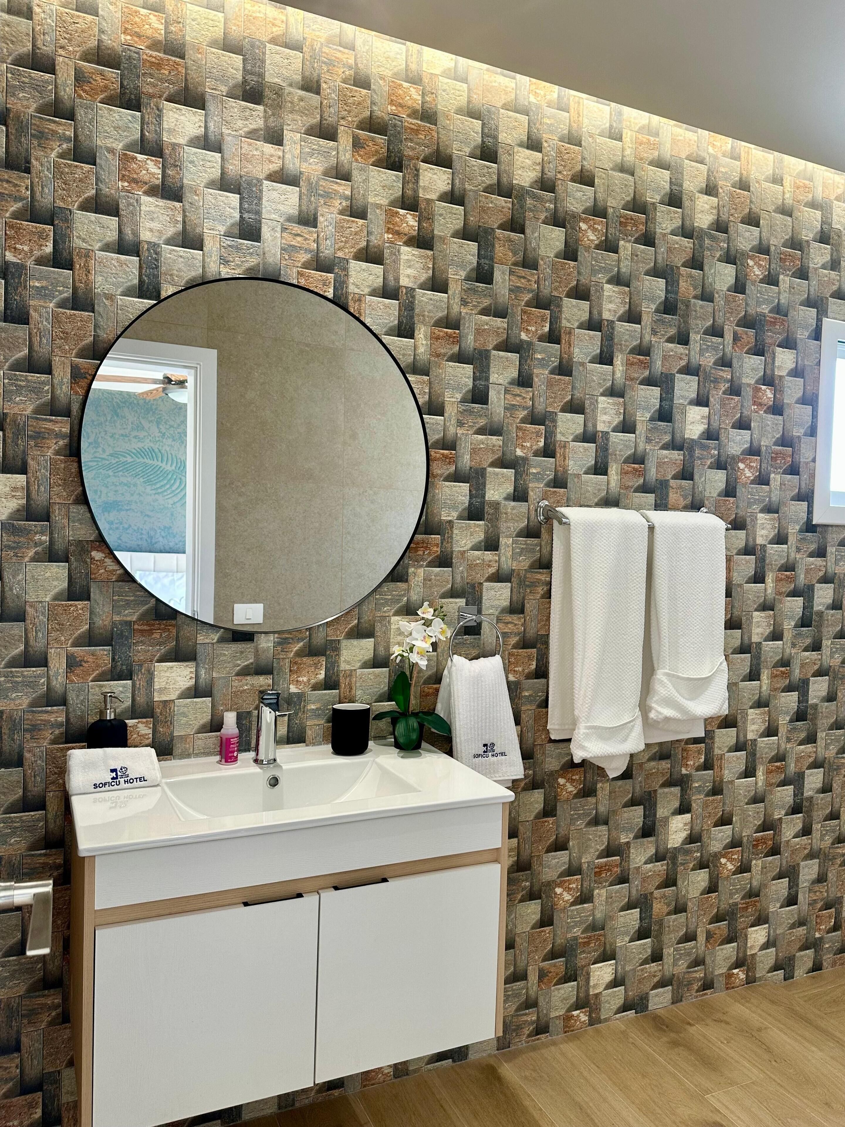 ラグジュア  リー ダブルルーム | バスルーム | シャワー、タオル、石鹸、シャンプー