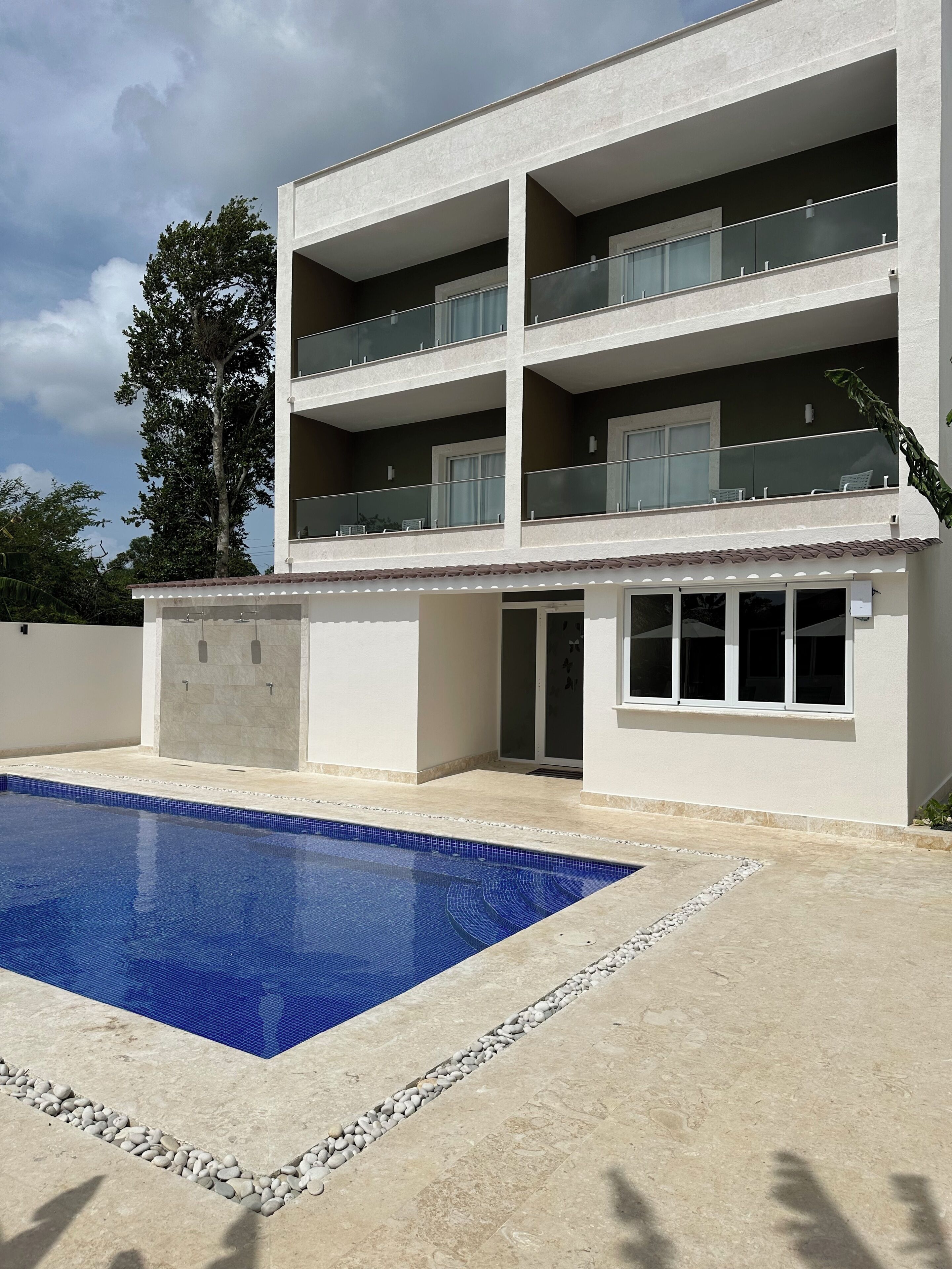 2 piscines extérieures