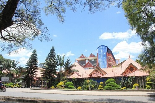 Nuru Palace Hotel