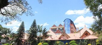 Nuru Palace Hotel