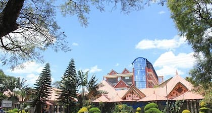Nuru Palace Hotel