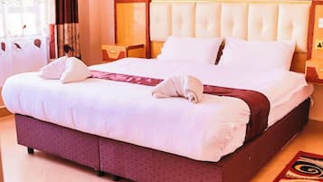 Executive Double Room, Garden View | Free WiFi, bed sheets