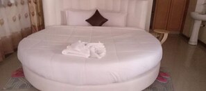 Deluxe Single Room, Garden View | Free WiFi, bed sheets - Nuru Palace Hotel (Nakuru)