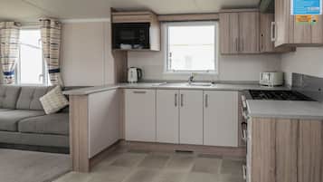 Dishwasher, cookware/dishes/utensils