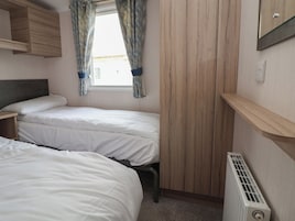 4 bedrooms, individually decorated, individually furnished, free WiFi